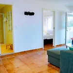 Palm Tree Paradise Apartment *