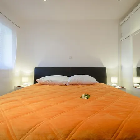 Palm Tree Paradise Apartment *